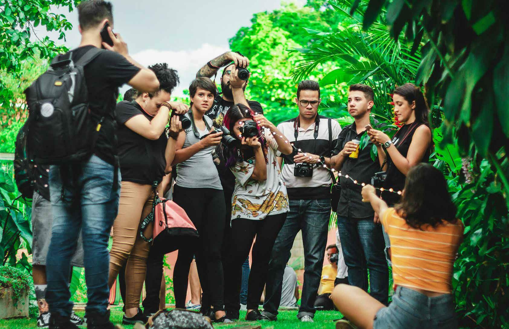 #09 S THE UNBALANCED EQUATION: MALE-FEMALE RATIO IN THE PHOTOGRAPHY INDUSTRY